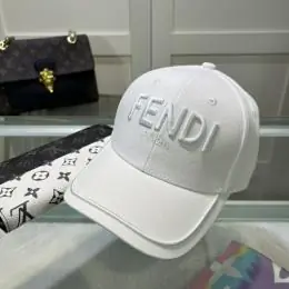 casquette Fendi